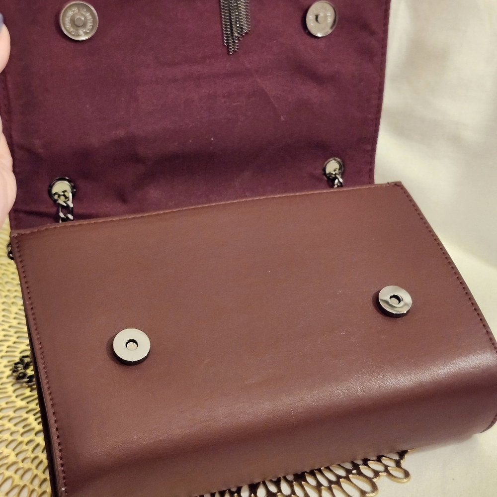 Badgley Mischka Metal Fringe Crossbody NWT - Picture 8 of 9